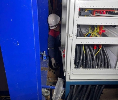 Thi Công và Lắp Đặt Hệ thống điện, điều khiển