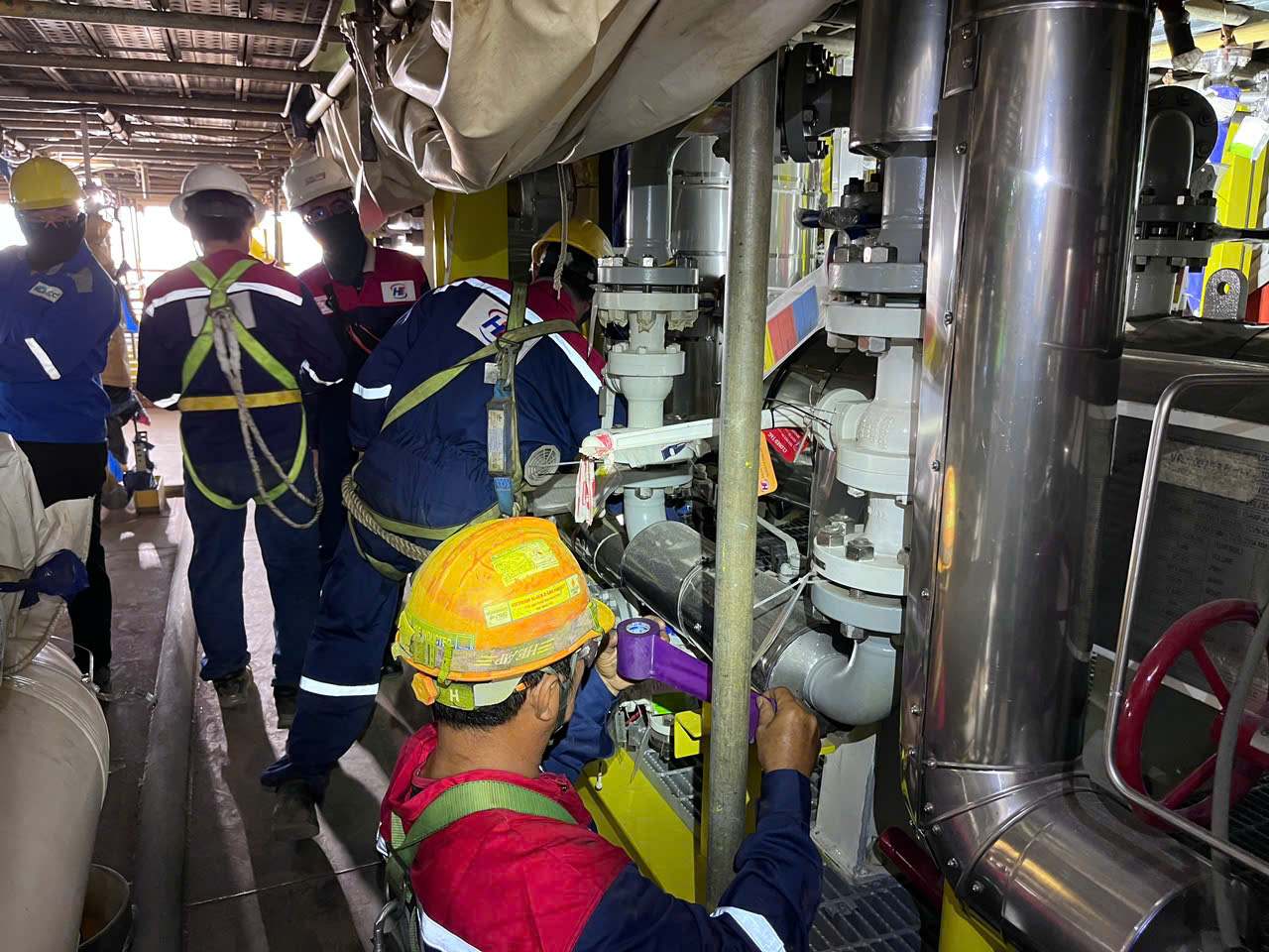 Kỹ Thuật Viên thực hiện Công tác chuẩn bị